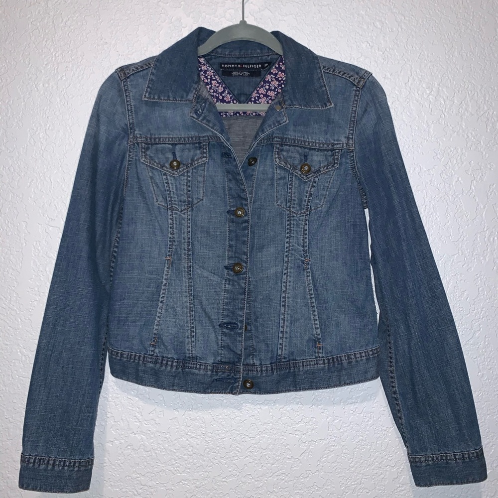 Like New Tommy Hilfiger • Denim Jean Jacket
